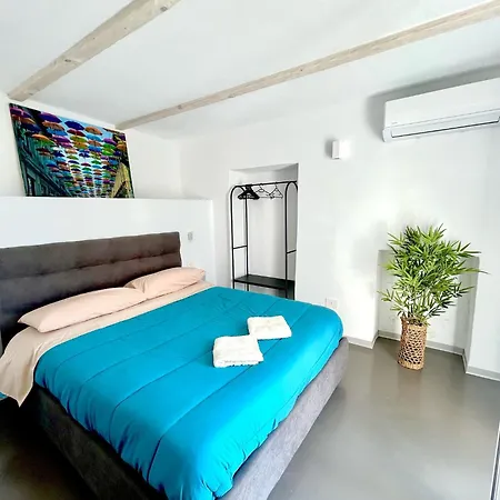 Ventiduezerotre Bed & Breakfast *